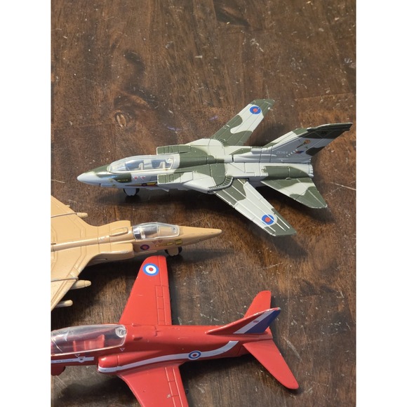 MOTORMAX Military Airplanes Tornado Jaguar Hurricane Red Arrow Hawk 5.5" Planes - Picture 5 of 11